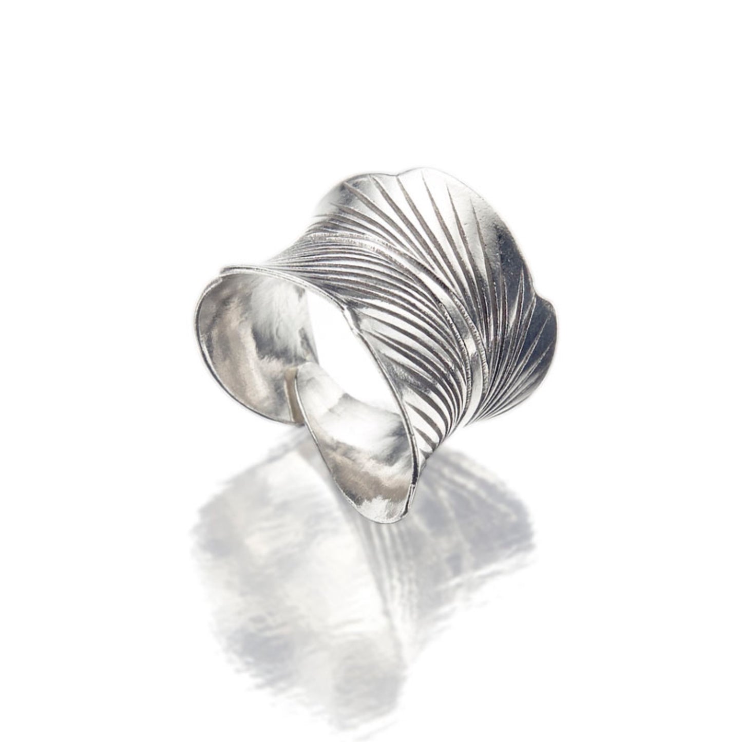 Palm Frond Ring TR113