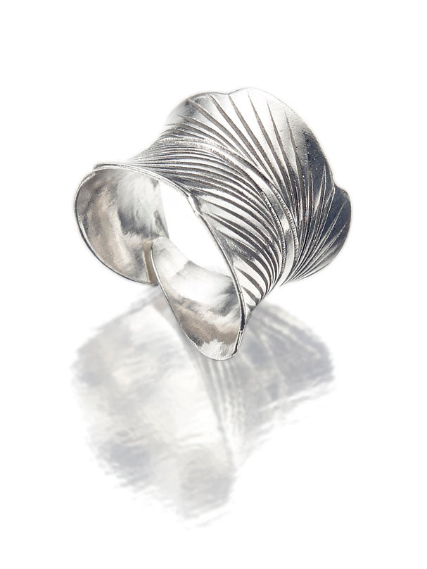 Palm Frond Ring TR113