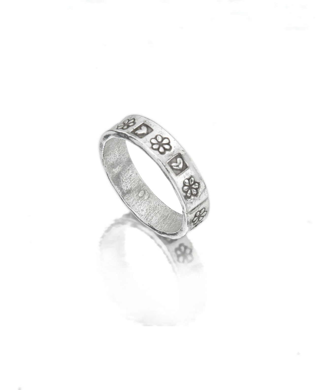 Hearts & Daisies Ring TR180