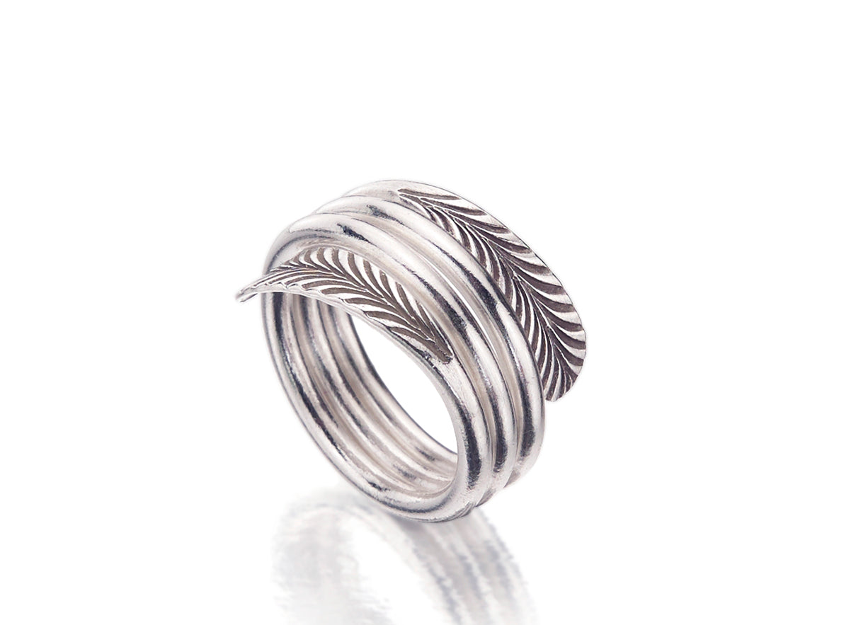 Laurel Leaf Ring TR132 Lg